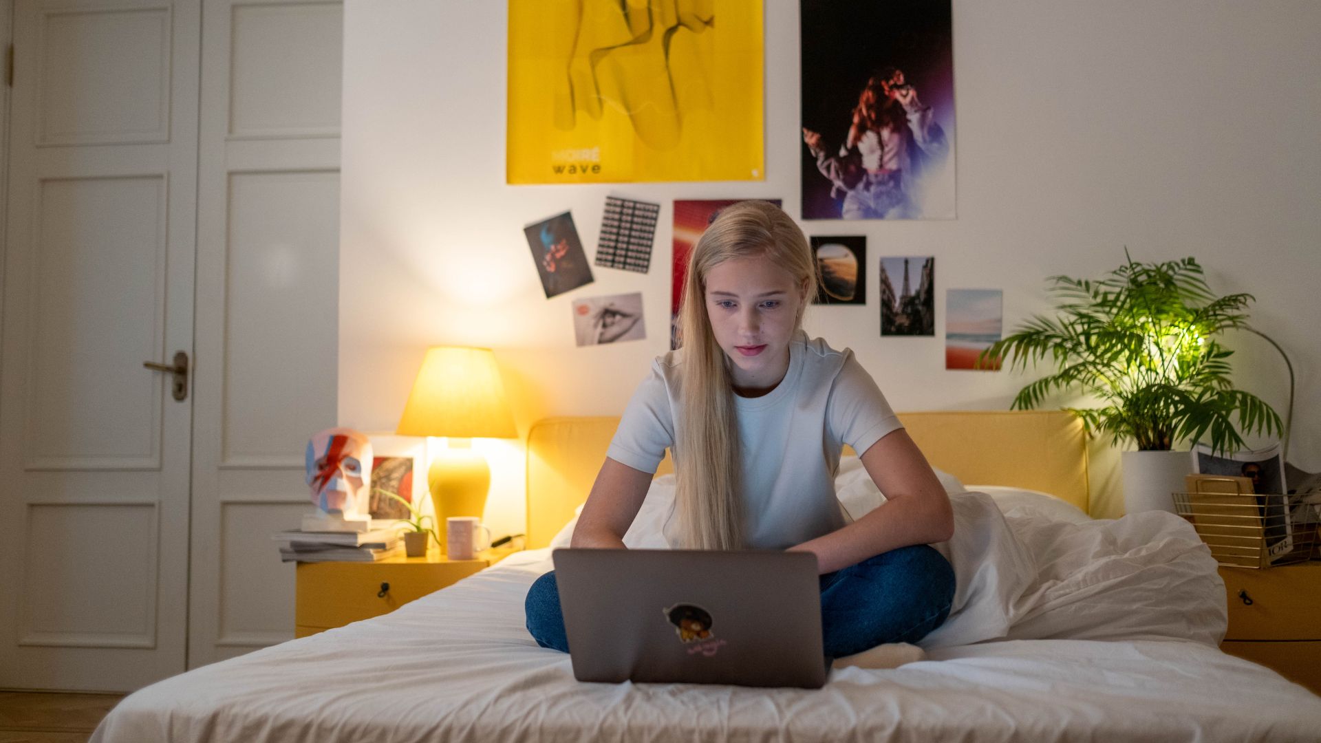Budget-Friendly DIY Makeovers for Teens’ Bedrooms: Combining Creativity, Utility, and Safety